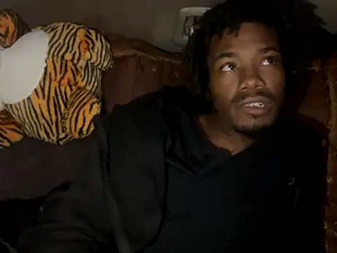 Snapshot of SlimeCrownzOut5 chatting on November 2025 11:40:02 PM SlimeCrownzOut5 online show from November 2025 11:40:02 PM