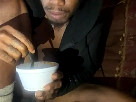 Snapshot of SlimeCrownzOut5 chatting on December 2025 12:05:01 AM SlimeCrownzOut5 online show from December 2025 12:05:01 AM