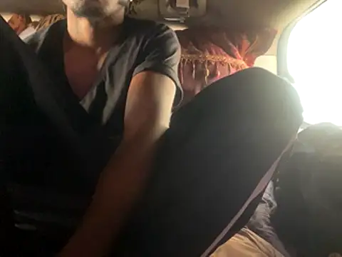 Snapshot of SlimeCrownzOut5 chatting on December 2025 03:09:02 PM SlimeCrownzOut5 online show from December 2025 03:09:02 PM