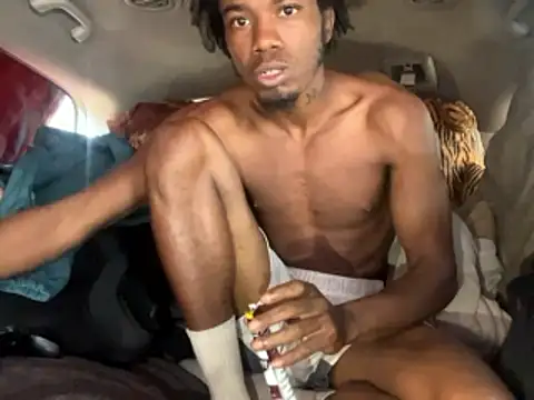 Snapshot of SlimeCrownzOut5 chatting on January 2026 05:07:02 PM SlimeCrownzOut5 online show from January 2026 05:07:02 PM