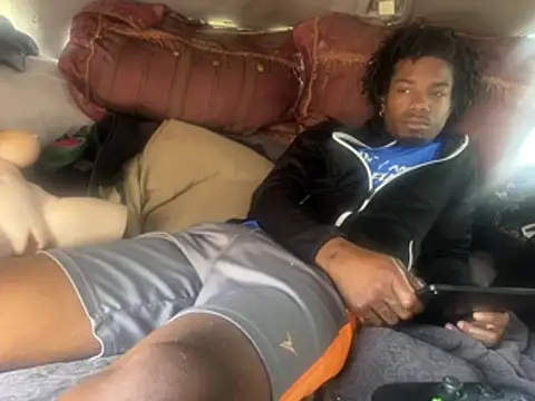 Snapshot of SlimeCrownzOut5 chatting on February 2026 05:53:02 PM SlimeCrownzOut5 online show from February 2026 05:53:02 PM