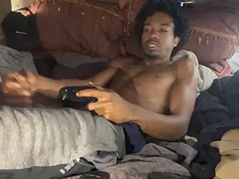 Snapshot of SlimeCrownzOut5 chatting on March 2026 07:21:02 PM SlimeCrownzOut5 online show from March 2026 07:21:02 PM