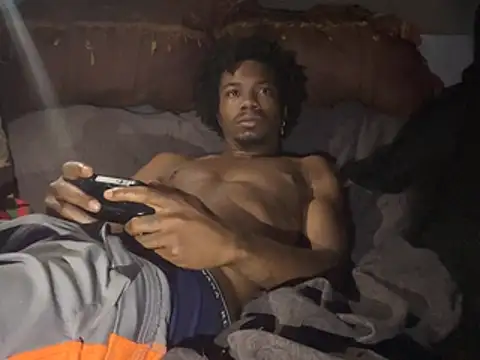 Snapshot of SlimeCrownzOut5 chatting on March 2026 12:00:02 PM SlimeCrownzOut5 online show from March 2026 12:00:02 PM