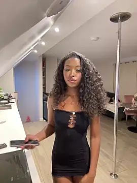 Snapshot of princesslola666 chatting on January 2025 04:20:01 PM princesslola666 online show from January 2025 04:20:01 PM