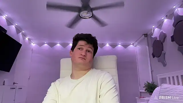 Lorenzo hernandez online show from March 2025 10:10:01 PM