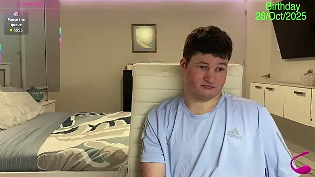 Lorenzo hernandez online show from October 2025 11:07:01 PM