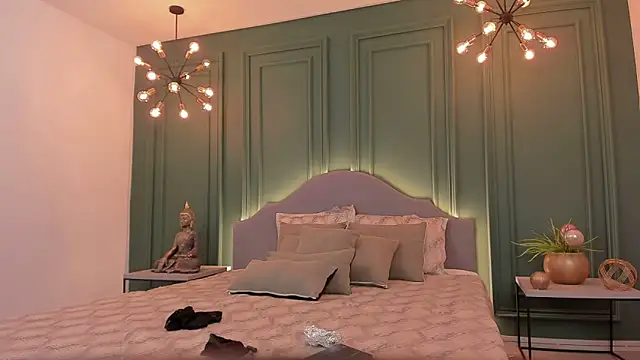 Snapshot of IrisBaker chatting on December 2024 05:26:02 PM IrisBaker online show from December 2024 05:26:02 PM