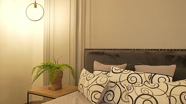 IrisBaker online show from November 2025 09:03:02 PM