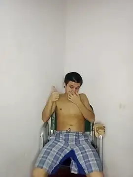 Snapshot of Mrdetonador chatting on October 2025 07:05:02 AM Mrdetonador online show from October 2025 07:05:02 AM