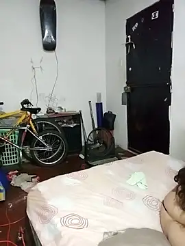 Snapshot of Mrdetonador chatting on November 2025 05:16:02 AM Mrdetonador online show from November 2025 05:16:02 AM