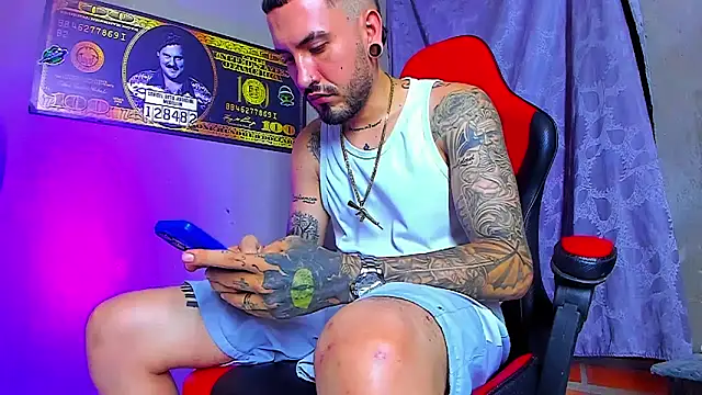 Snapshot of smoker445 chatting on November 2025 05:18:02 AM smoker445 online show from November 2025 05:18:02 AM