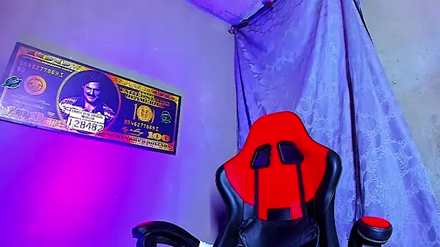 Snapshot of smoker445 chatting on November 2025 06:52:01 AM smoker445 online show from November 2025 06:52:01 AM