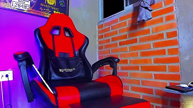 Snapshot of smoker445 chatting on November 2025 02:33:02 AM smoker445 online show from November 2025 02:33:02 AM