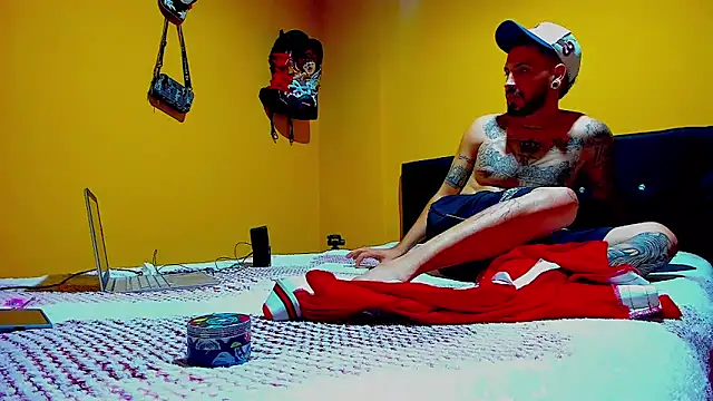 Snapshot of smoker445 chatting on December 2025 12:38:02 AM smoker445 online show from December 2025 12:38:02 AM