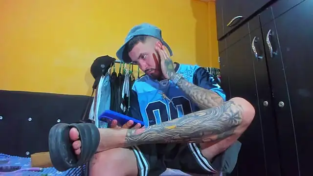 Snapshot of smoker445 chatting on February 2026 07:21:01 PM smoker445 online show from February 2026 07:21:01 PM