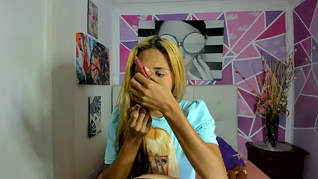 Brisahott online show from December 2024 02:11:01 PM