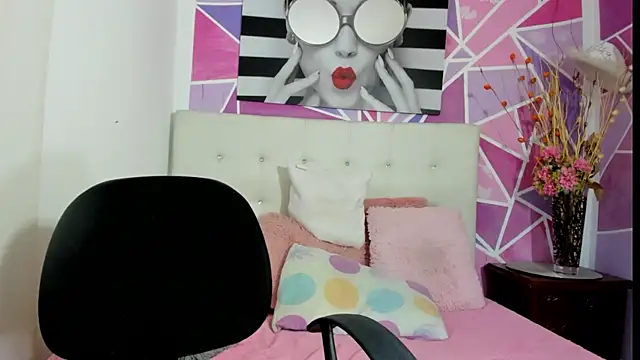 Brisahott online show from February 2025 06:12:01 PM