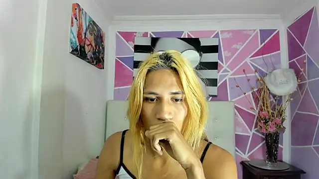 Brisahott online show from February 2025 02:25:02 PM