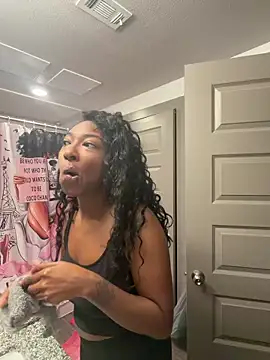 Snapshot of life-ent chatting on September 2025 10:53:02 AM life-ent online show from September 2025 10:53:02 AM