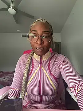 Snapshot of life-ent chatting on November 2025 08:03:01 PM life-ent online show from November 2025 08:03:01 PM