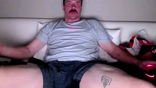 Snapshot of steelwood303 chatting on October 2025 06:10:01 AM steelwood303 online show from October 2025 06:10:01 AM