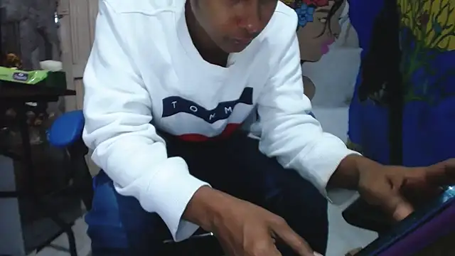 Snapshot of yohatinelly07 chatting on September 2025 11:03:01 AM yohatinelly07 online show from September 2025 11:03:01 AM