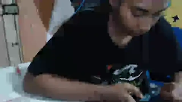 Snapshot of yohatinelly07 chatting on October 2025 01:50:02 AM yohatinelly07 online show from October 2025 01:50:02 AM