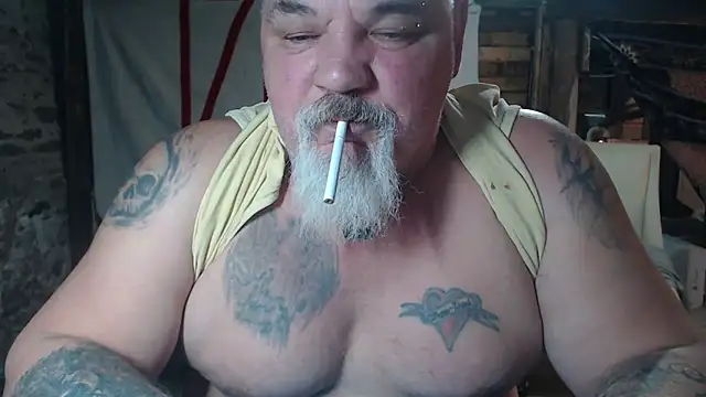 Snapshot of Newfiesausage1972 chatting on March 2026 10:50:01 PM Newfiesausage1972 online show from March 2026 10:50:01 PM