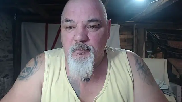 Snapshot of Newfiesausage1972 chatting on March 2026 12:23:01 PM Newfiesausage1972 online show from March 2026 12:23:01 PM