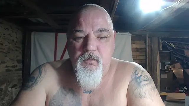 Snapshot of Newfiesausage1972 chatting on March 2026 07:15:01 AM Newfiesausage1972 online show from March 2026 07:15:01 AM