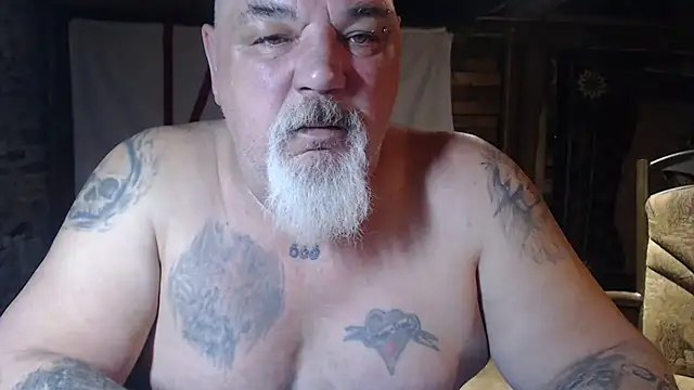 Snapshot of Newfiesausage1972 chatting on April 2026 10:13:02 AM Newfiesausage1972 online show from April 2026 10:13:02 AM