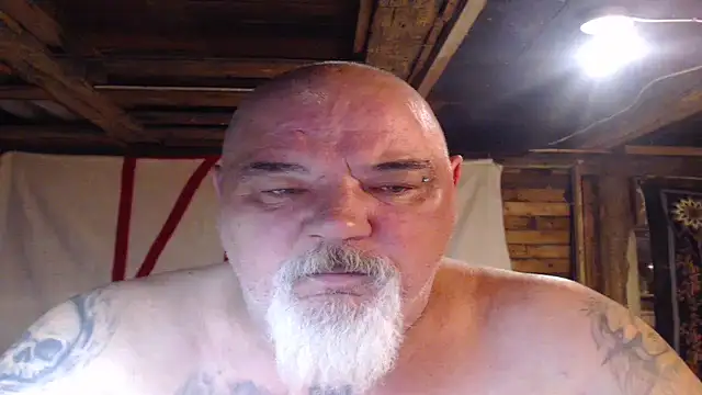 Snapshot of Newfiesausage1972 chatting on April 2026 08:11:01 AM Newfiesausage1972 online show from April 2026 08:11:01 AM