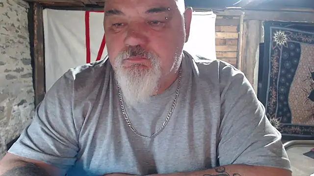 Snapshot of Newfiesausage1972 chatting on May 2026 03:33:02 AM Newfiesausage1972 online show from May 2026 03:33:02 AM