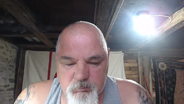 Snapshot of Newfiesausage1972 chatting on May 2026 01:05:02 PM Newfiesausage1972 online show from May 2026 01:05:02 PM