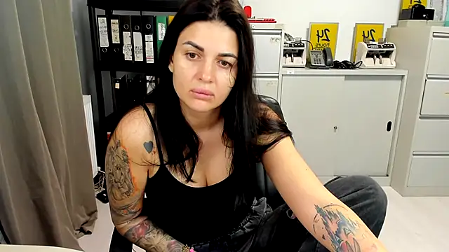 TiffanySweet online show from November 2025 06:50:02 PM