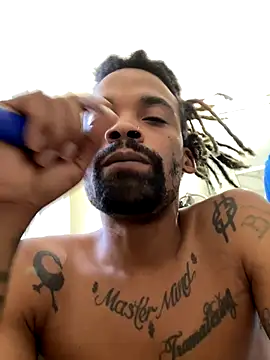 Snapshot of 1BeautyN1Beast chatting on December 2024 05:46:01 PM 1BeautyN1Beast online show from December 2024 05:46:01 PM