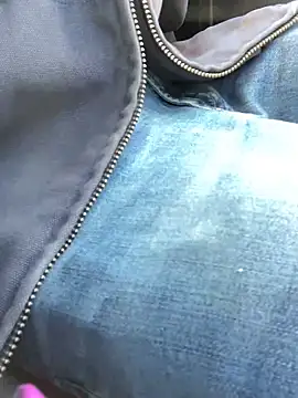 Snapshot of 1BeautyN1Beast chatting on December 2024 04:43:01 PM 1BeautyN1Beast online show from December 2024 04:43:01 PM