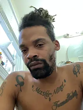 Snapshot of 1BeautyN1Beast chatting on December 2024 01:59:02 PM 1BeautyN1Beast online show from December 2024 01:59:02 PM