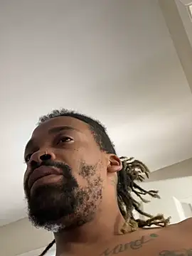 Snapshot of 1BeautyN1Beast chatting on December 2024 05:36:02 PM 1BeautyN1Beast online show from December 2024 05:36:02 PM