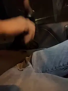 Snapshot of 1BeautyN1Beast chatting on December 2024 04:23:02 AM 1BeautyN1Beast online show from December 2024 04:23:02 AM