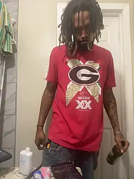 Snapshot of 1BeautyN1Beast chatting on December 2024 06:19:02 AM 1BeautyN1Beast online show from December 2024 06:19:02 AM