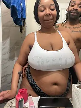 Snapshot of 1BeautyN1Beast chatting on January 2025 03:23:02 AM 1BeautyN1Beast online show from January 2025 03:23:02 AM