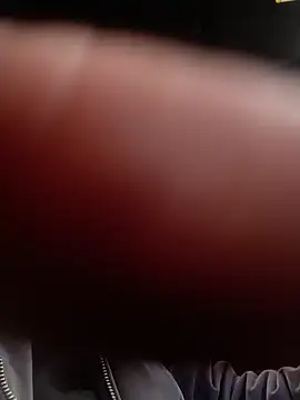 Snapshot of 1BeautyN1Beast chatting on January 2025 02:19:01 PM 1BeautyN1Beast online show from January 2025 02:19:01 PM