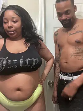 Snapshot of 1BeautyN1Beast chatting on February 2025 01:02:01 AM 1BeautyN1Beast online show from February 2025 01:02:01 AM