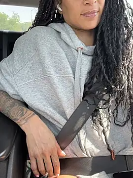 Shuggabutt online show from March 2026 09:26:01 PM