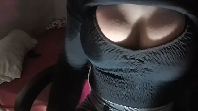 Snapshot of MartaMoon96 chatting on December 2024 07:00:02 PM MartaMoon96 online show from December 2024 07:00:02 PM