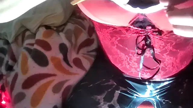 Snapshot of MartaMoon96 chatting on January 2025 02:33:01 AM MartaMoon96 online show from January 2025 02:33:01 AM