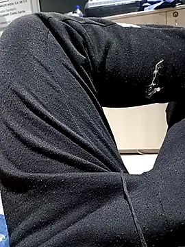 Snapshot of Jair2310 chatting on April 2026 09:14:01 AM Jair2310 online show from April 2026 09:14:01 AM