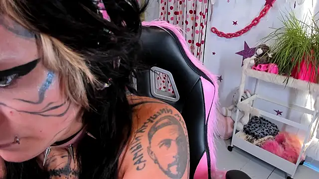 lady sontse  online show from May 2026 08:26:02 PM