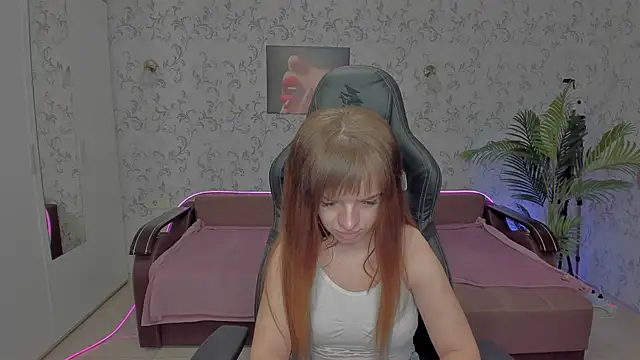 Snapshot of Eva_Rosec chatting on December 2024 01:06:01 PM Eva Rosec online show from December 2024 01:06:01 PM